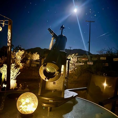 Float Pool, Hot Tub, Sauna, Views, Telescope-Skywatchers Haven Joshua Tree Esterno foto